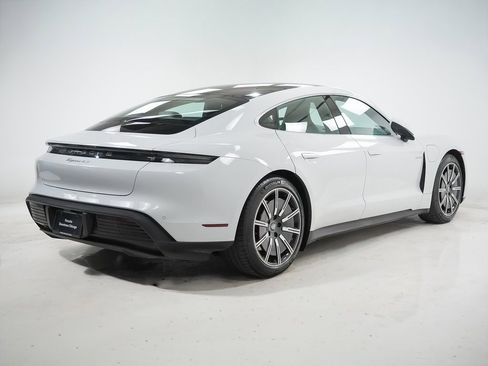 Used 2022 Porsche Taycan 4S w/ Premium Package image 10