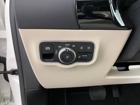 Used 2025 Mercedes-Benz GLA 250 4MATIC image 17