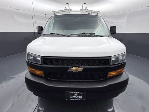 Used 2018 Chevrolet Express 3500 RWD image 3