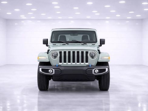 Used 2023 Jeep Wrangler Unlimited Sahara w/ Cold Weather Group image 8