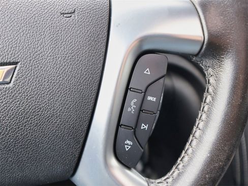 Used 2017 Chevrolet Traverse LT image 31