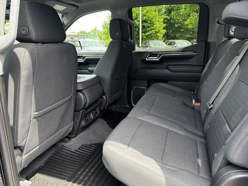 Used 2023 Chevrolet Silverado 1500 LT AWD/4WD image 13