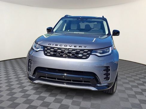 Certified 2025 Land Rover Discovery Dynamic SE AWD/4WD image 3