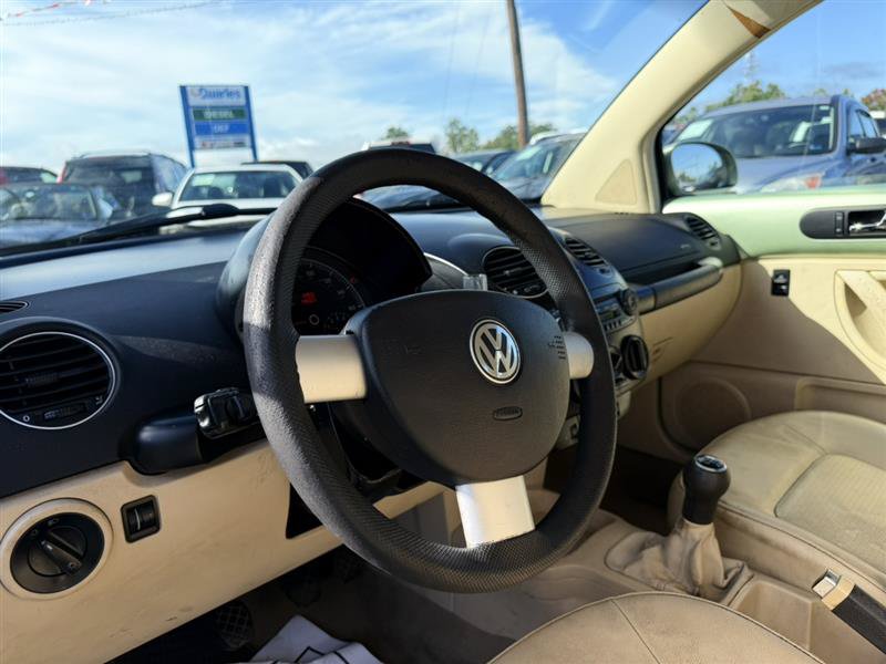 Used 2008 Volkswagen Beetle Coupe FWD image 16