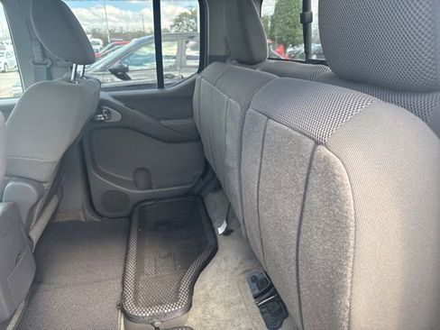 Used 2014 Nissan Frontier SV w/ SV Value Truck Package image 3