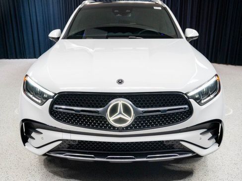 New 2026 Mercedes-Benz GLC 300 image 2