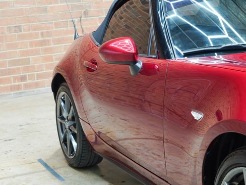 Used 2019 MAZDA MX-5 Miata Grand Touring RWD image 25