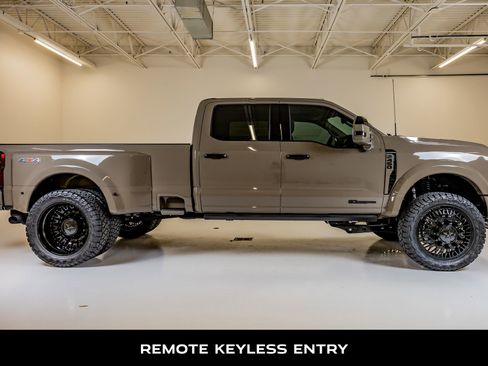 Used 2026 Ford F450 Platinum AWD/4WD image 11