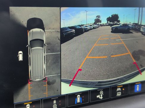 Used 2023 Chevrolet Suburban RST w/ Luxury Package image 16