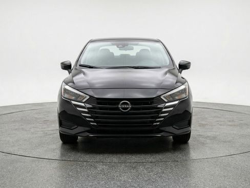 Used 2025 Nissan Versa SV FWD image 2