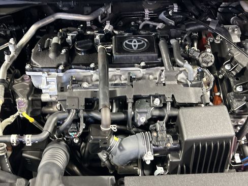 Used 2025 Toyota Corolla LE FWD image 30