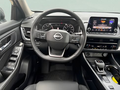 Certified 2026 Nissan Rogue SV w/ SV Premium Package FWD image 19