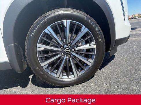 New 2026 Nissan Pathfinder Platinum image 9