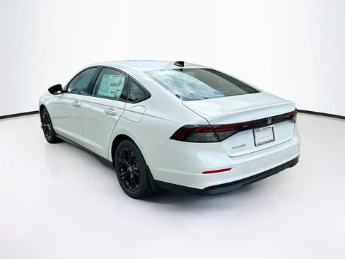 Used 2025 Honda Accord SE image 4