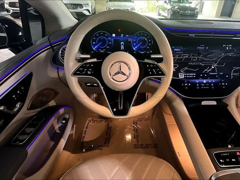 Used 2023 Mercedes-Benz EQS 580 4MATIC Sedan image 5