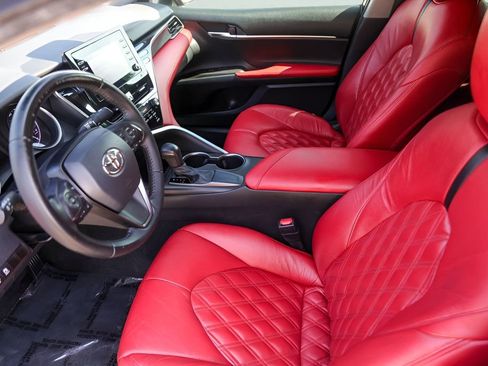 Used 2021 Toyota Camry SE FWD image 12