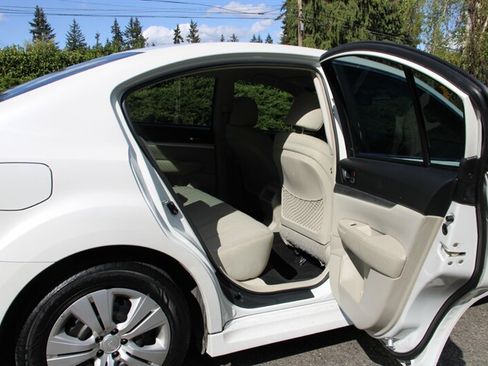 Used 2010 Subaru Legacy 2.5i AWD/4WD image 6