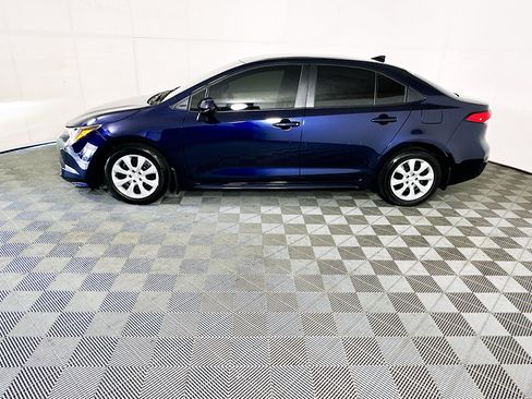 Used 2025 Toyota Corolla LE FWD image 6