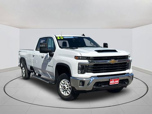 Used 2025 Chevrolet Silverado 2500 LT w/ Convenience Package AWD/4WD image 1