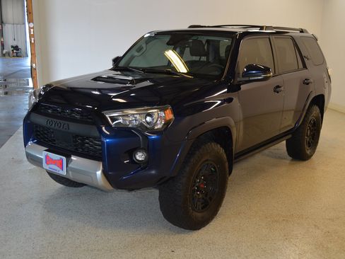 Used 2021 Toyota 4Runner TRD Off-Road Premium AWD/4WD image 7