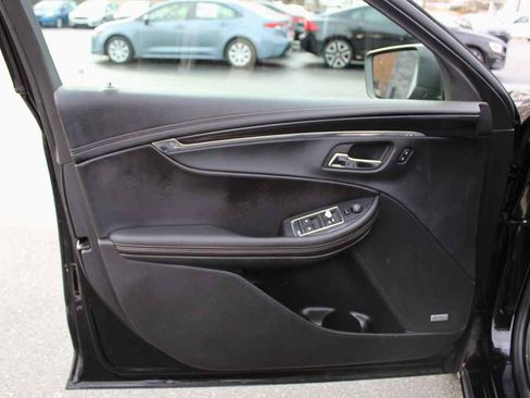 Used 2016 Chevrolet Impala LT image 12