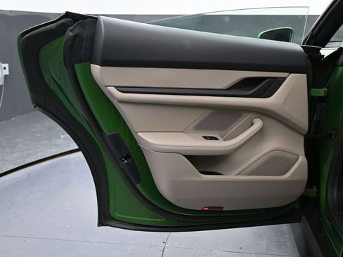 Used 2023 Porsche Taycan image 37