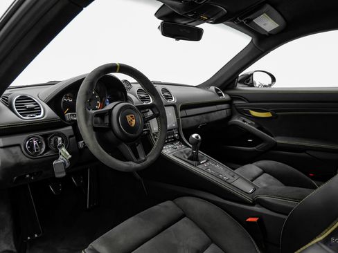Used 2021 Porsche 718 Cayman GT4 RWD image 41