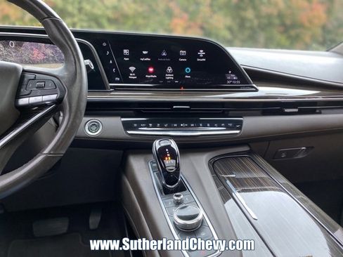 Used 2021 Cadillac Escalade Premium Luxury w/ LPO, Illumination Package image 26