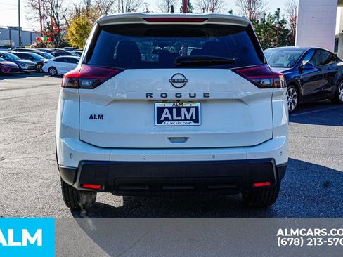 Used 2024 Nissan Rogue S image 11