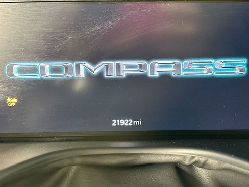 Certified 2025 Jeep Compass Trailhawk w/ Trailhawk Elite Group image 21