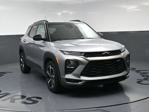 Used 2023 Chevrolet TrailBlazer RS w/ Convenience Package FWD image 3
