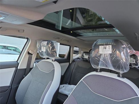 New 2026 Volkswagen Taos SE image 21