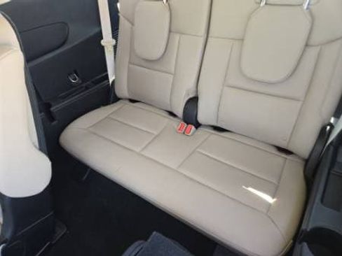 Used 2022 Ford Explorer XLT w/ Equipment Group 202A image 6