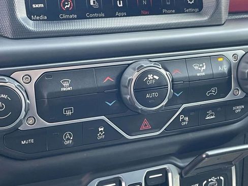 Used 2021 Jeep Gladiator Rubicon AWD/4WD image 13