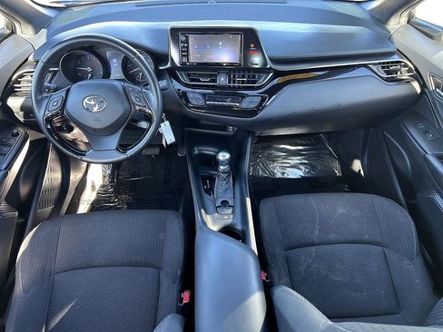 Used 2018 Toyota C-HR XLE image 18