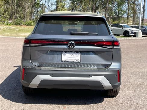 New 2026 Volkswagen Tiguan SE FWD image 21