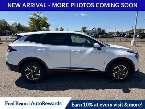 Used 2025 Kia Sportage LX AWD/4WD image 8