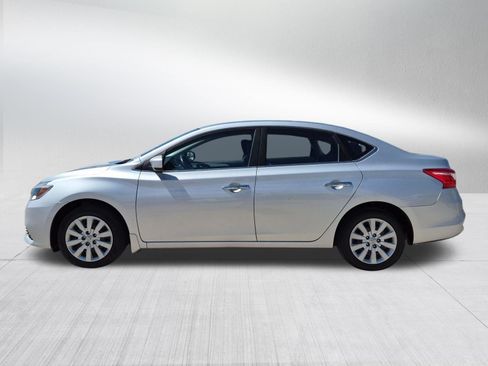 Used 2018 Nissan Sentra S FWD image 2