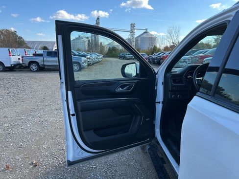 Certified 2023 Chevrolet Tahoe Z71 w/ Luxury Package image 9