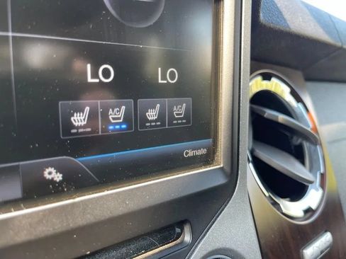Used 2014 Ford F250 Lariat w/ Lariat Interior Package AWD/4WD image 30