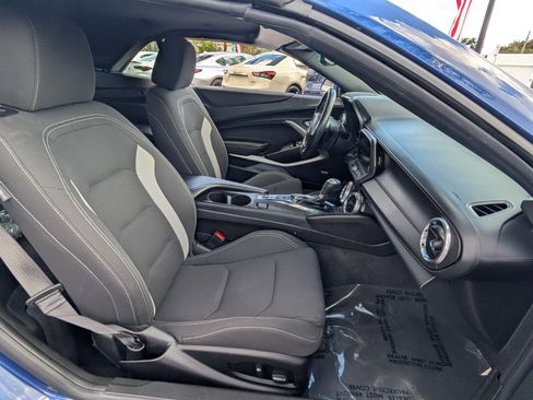 Used 2024 Chevrolet Camaro LT w/ Technology Package image 18