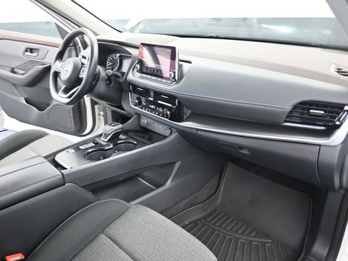 Used 2023 Nissan Rogue SV FWD image 29