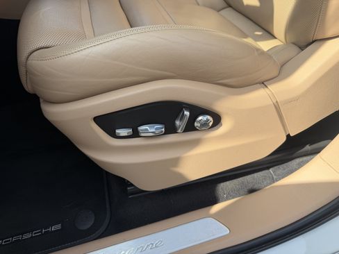 Certified 2021 Porsche Cayenne AWD/4WD image 10