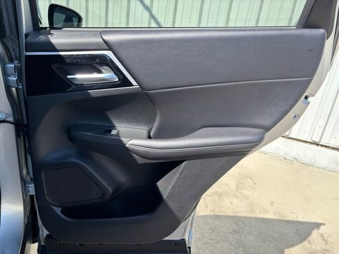 Used 2024 Mitsubishi Outlander SE image 36