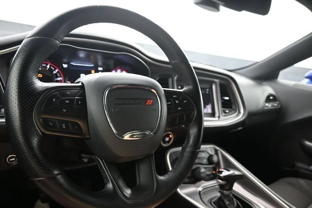 Used 2021 Dodge Challenger SXT w/ Driver Convenience Group RWD image 10