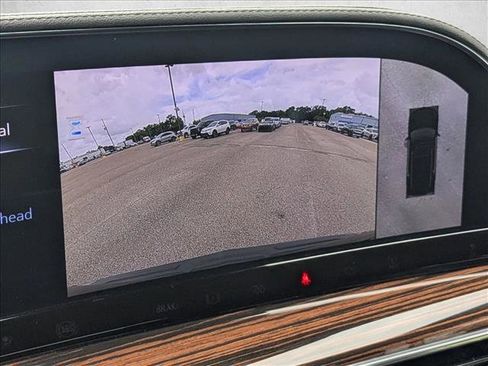 Used 2023 Cadillac Escalade ESV Luxury AWD/4WD image 12