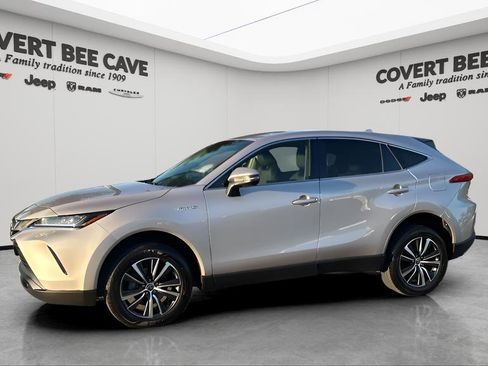 Used 2021 Toyota Venza Limited image 4