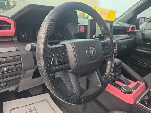 Used 2025 Toyota Tacoma SR5 AWD/4WD image 9