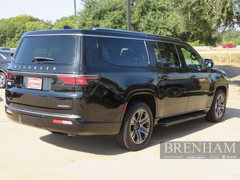 Used 2023 Jeep Wagoneer L Series II image 6