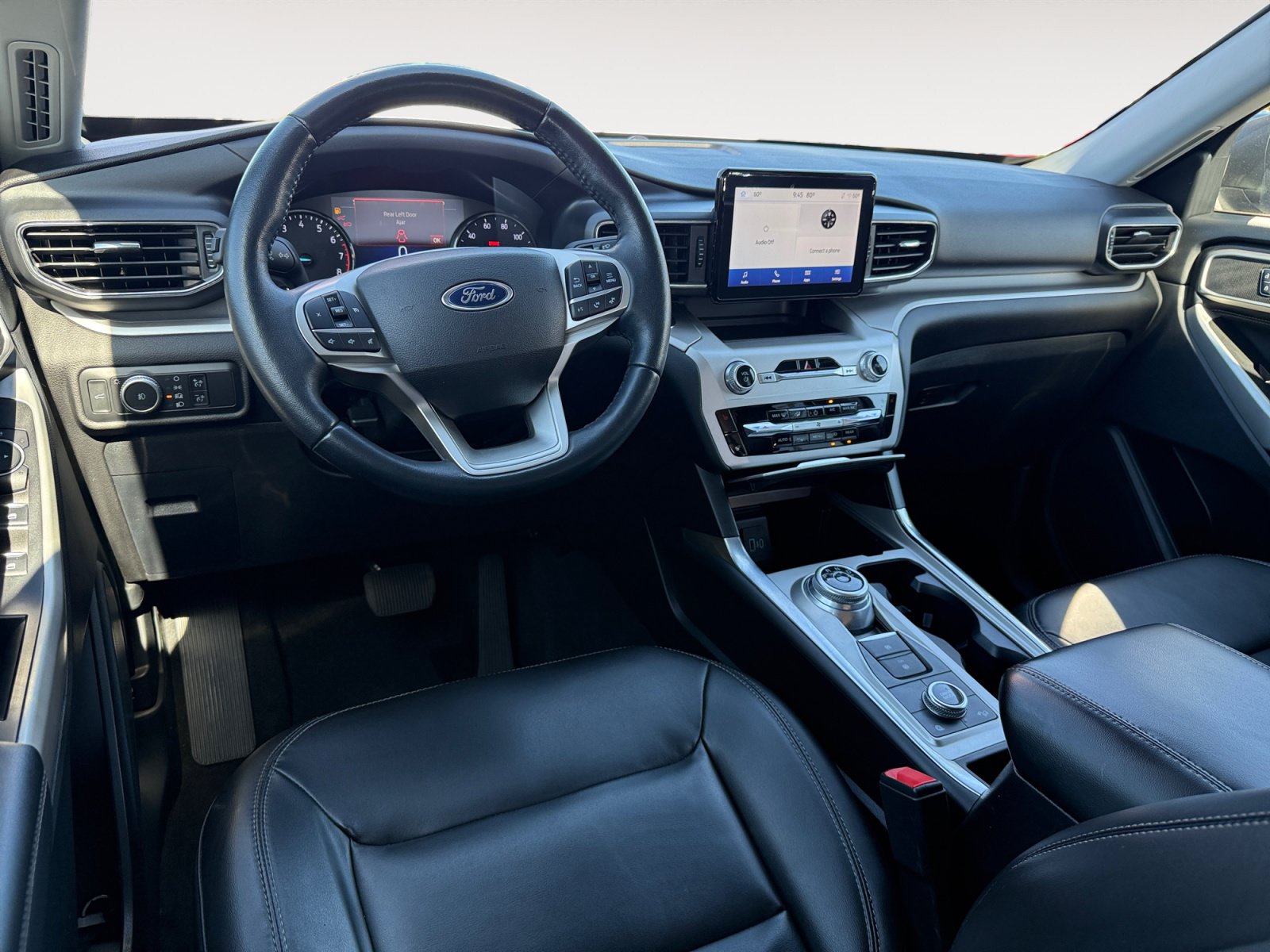 Used 2022 Ford Explorer XLT w/ Equipment Group 202A AWD/4WD image 15